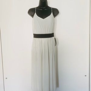 NWT Zara Trafaluc white pleated dress size small